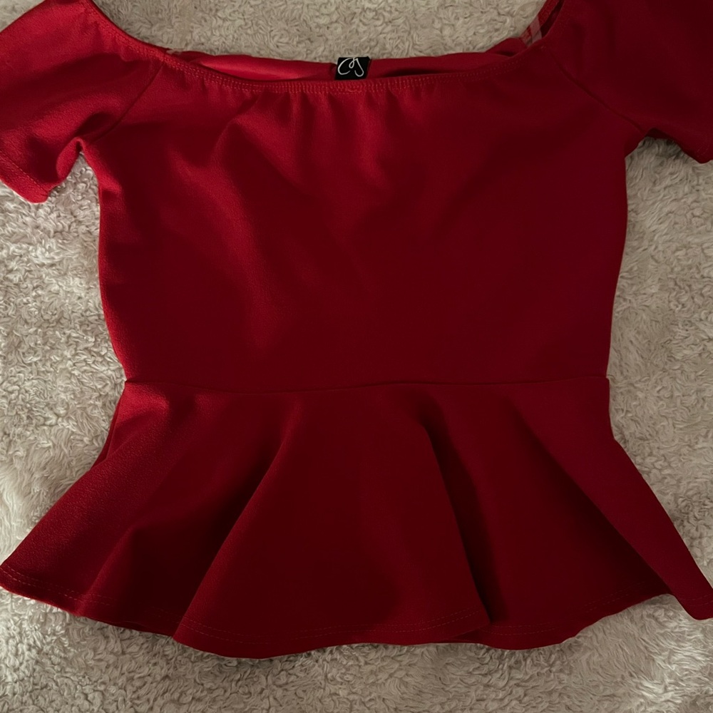 Off-the-Shoulder Windsor Top